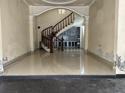 Cho thuê nhà Văn Cao giá 8 triệu oto tránh nhau 0