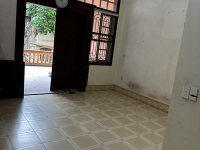 Cho thuê nhà Văn Cao giá 8 triệu oto tránh nhau 2