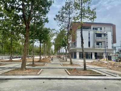 Bán nhà ngay trung tâm thành phố mới bình dương 4