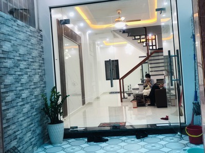 Bán nhà xây mới độc lập sân cổng ngõ 213 thiên lôi, diện tích 41m 4 tầng, giá 2.95 tỉ 0