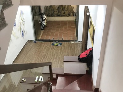 Nhà 3.5 tầng, sân cổng, ngõ ô tô tại Thiên Lôi 2