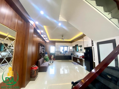 Giảm giá cực sâu , bán gấp căn nhà 3 tầng 1 tum đã hoàn thiện nội thất siêu đẹp.  mô tả vị 0