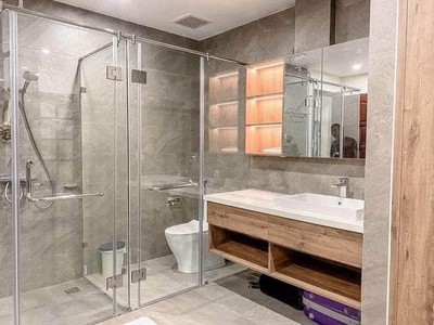 Cho thuê nhà  trung hòa, cg. 62m2. 5 ngủ 5 điều hòa. phòng cực rộng. sàn gỗ. 16tr/tháng 4