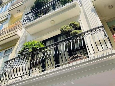 Cho thuê nhà  trung hòa, cg. 62m2. 5 ngủ 5 điều hòa. phòng cực rộng. sàn gỗ. 16tr/tháng 0