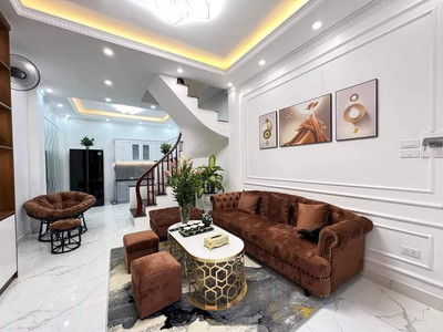 Cho thuê nhà  hồ tùng mậu đẹp bấn loạn. 45m2. 4 ngủ sàn gỗ sang trọng. full đồ. rẻ 15 tr 1