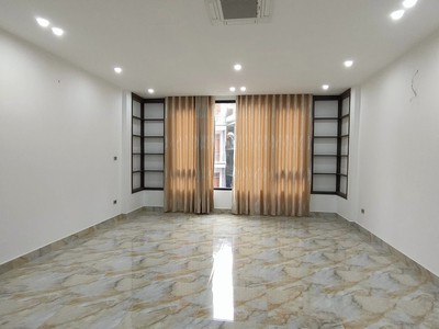 85m mặt tiền 9m giá 6.2 tỷ phố đội cấn. lô góc 3 thoáng giá ngộp thở. chính chủ cần bán gấp 0