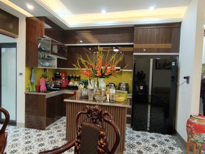 85m mặt tiền 9m giá 6.2 tỷ phố đội cấn. lô góc 3 thoáng giá ngộp thở. chính chủ cần bán gấp 4