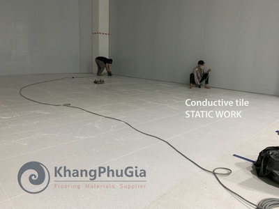 Sàn ESD conductive tile cho khu vực sản xuất linh kiện điện tử 0