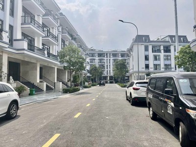 Dầu Bóng Phủ Gỗ Ngoài Trời A900 15253
