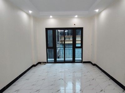 Bán nhà ngay cuối đường bà triệu  gần chợ  hà đông 37m2  5tầng . giá 4.1 tỷ.ô tô tránh cách nhà 2