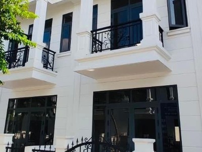Cần bán nhà có sổ hồng ngay ngã tư miếu ông cù, cách đường lớn DT747B  chỉ 50m. 2