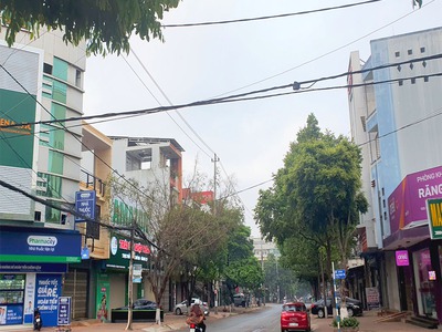 Chủ cần bán gấp: khu đất 2 mặt tiền đắc địa, tại tt tp. buôn ma thuột ngay trung tâm thương mại 2