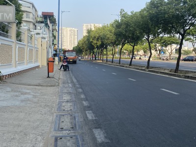 Cần bán gấp lô đất trống, góc 2 mt hxh võ văn kiệt, p. cô giang, quận 1 0