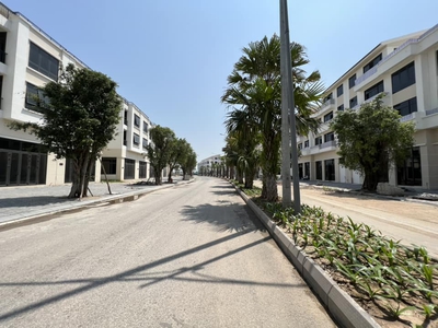 Bán liền kề 3.5 tầng Ecopark trục chính Lê Duẩn cạnh chung cư, TP HD, 120m2, mt 6m, 2 mặt đường 4