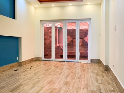 Ngộp   Ngộp: Mặt tiền 222 Bạch Đằng, F24, Bình Thạnh,Vị trí đẹp kinh doanh buôn bán 5 Tầng 1