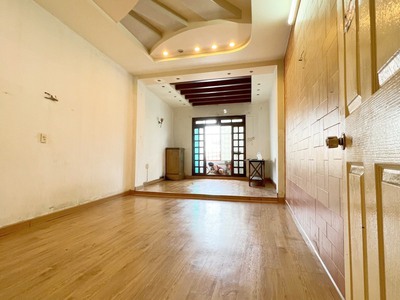 Ngộp   Ngộp: Mặt tiền 222 Bạch Đằng, F24, Bình Thạnh,Vị trí đẹp kinh doanh buôn bán 5 Tầng 4