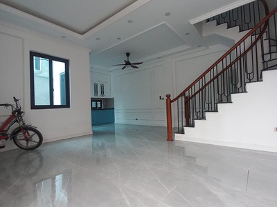 Siêu hiếm - mặt đường tựu liệt - ô tô tránh - kinh doanh sầm uất - 30m2 - 5t - về ở ngay-chỉ 3.9tỷ 2