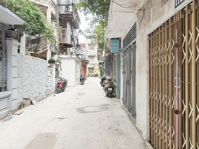 Chính chủ cần bán căn hộ tập thể tầng 1, nhà a, tập thể thanh tra chính phủ 1