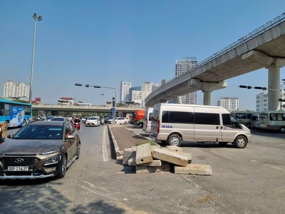 Bán gấp mp cầu giấy 45 m2, 3 tầng, mặt tiền 5.2 m. gias bans 14 tỷ 0