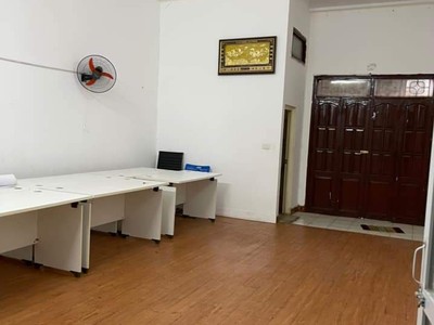 Cho thuê nhà riêng mặt phố Chu Văn An, Liên Bảo, Vĩnh yên, Vĩnh Phúc. Gía 12 triệu. 4