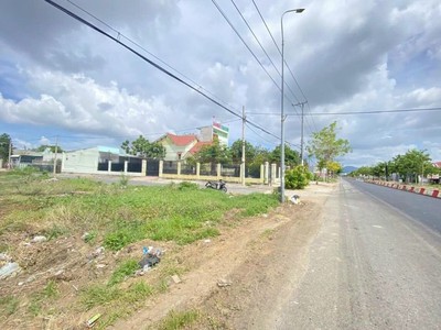 Chủ ngộp muốn tắt thở   Bán nhanh lô đất thổ cư ngay trung tâm hành chính Chơn Thành để trả nợ ngân 0