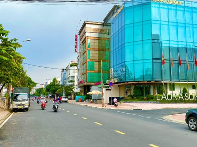 Khách sạn mới xây - thiết kế hiện đại - nội thất xịn - khu phân lô cao cấp - lô góc view thoáng 0