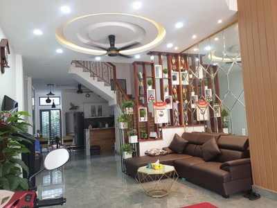 Chính chủ bán nhà mặt phố siêu đẹp  quận 2- 90m-5tầng, tặng nội thất xịn đẹp, nhỉnh 10tỷ 0