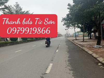 Chủ bị ngân hàng ép qua mệt . nên quyết định bán gấp diện tích 190 m. mặt tiền 12 m mà bán chỉ 20 1