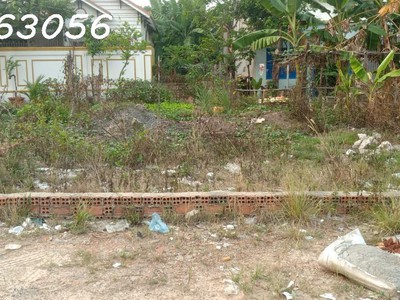 Gia đình cần ra lô đất khu 9 phú hoà bd đường nhựa phía trước 5,6m 2