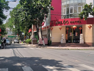Bán căn gốc khách sạn 25 phòng cạnh đại học bình dương, ngay trung tâm thủ dầu một giá 36 tỷ 1