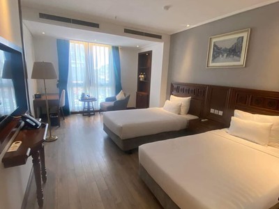Cho thuê khách sạn - Trần Duy Hưng - Cầu Giấy 520m2 - 10 tầng - mt 15m 3