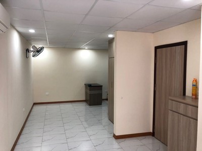 Chính chủ cho thuê căn hộ nhà A3, ngõ 466 Đê La Thành, Đống Đa 2