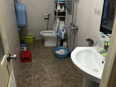 Chính chủ bán nhà tập thể tầng 1 ngõ 68 quan nhân, cầu giấy. gần royal city. kinh doanh dc 2