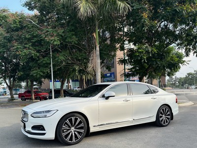 XE Volvo S90 LWB 2022 3