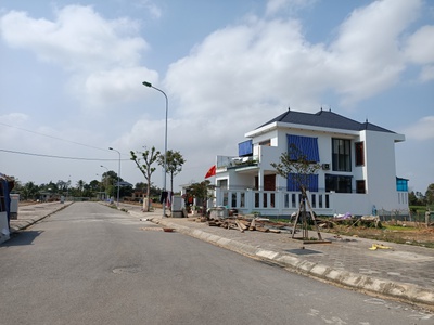 Cần tiền bán gấp xả lỗ lô đất mau để dành ngay chợ Quảng Hùng 1