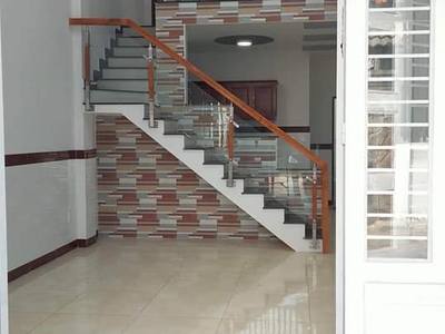 Nhà mới có thể dọn vào ở luôn, đường oto vào thoải mái 0