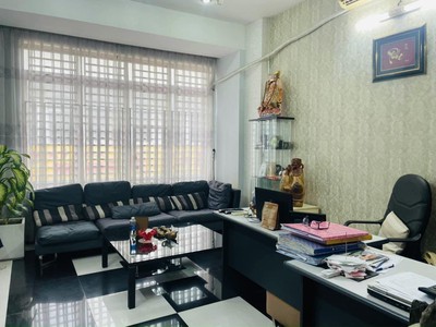 Mặt tiền quận 5, 4 tầng, đường 12m, có vỉa hè, thu nhập 60 triệu/tháng. giá 15 tỷ 1