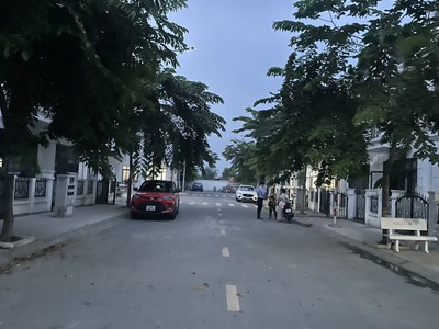 Chính chủ bán nhà liền kề ngay mặt tiền đường Tân Phước Khánh 32, đầy đủ tiện nghi, sổ hồng chính ch 3
