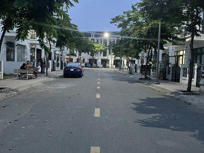 Chính chủ bán nhà liền kề ngay mặt tiền đường Tân Phước Khánh 32, đầy đủ tiện nghi, sổ hồng chính ch 4
