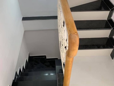 Cho thuê nhà cn mặt tiền hòa bình dt 20x30 giá 150 triệu/tháng có tl 1