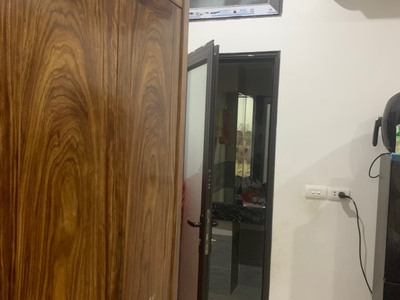 Nhượng gấp mặt phố xx cầu diễn. nhà mặt đường oto đỗ cửa, trước cửa là bến xe buyt. không chung 1
