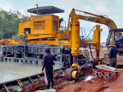 Cho Thuê Máy Rải Bê Tông Gomaco 1