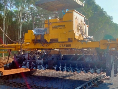 Cho Thuê Máy Rải Bê Tông Gomaco 2