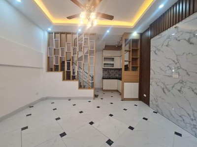 Cần bán nhà 5 tầng đẹp dt 31m tại cự lộc - thanh xuân 0