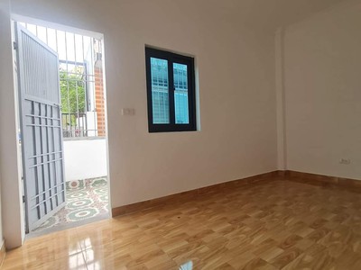 Cần bán nhà 5 tầng đẹp dt 31m tại cự lộc - thanh xuân 3
