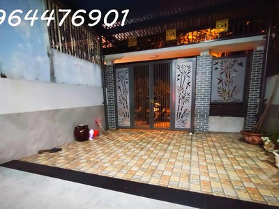 Cực sốc   nhà 2 tầng mới đẹp, dt 100m2, mặt tiền đường 7m5, ôtô ngủ trong nhà, chỉ hơn 2tỷ 2