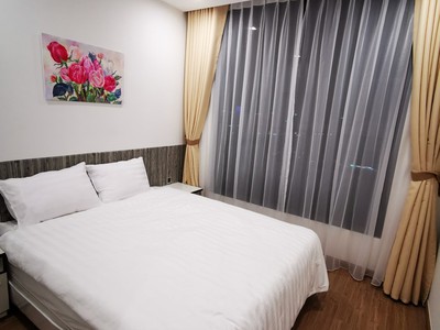 Cho thuê 2  ngủ căn hộ vinhome green bay view tầng cao 2
