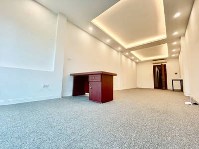 Chính chủ cho thuê gấp 02 sàn văn phòng 45m2 tại địa chỉ Số 1 Nguyễn Ngọc Vũ - Ngã Tư Sở 2