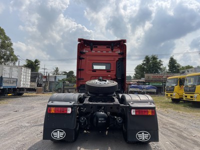 Đầu kéo FAW JH6 430HP cầu 4.11 Model 2023 6