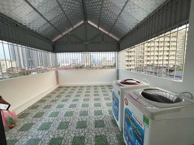 Cho thuê căn studio khép kín Trần Quốc Hoàn Thang máy cổng sau Sư Phạm Hà Nội 2